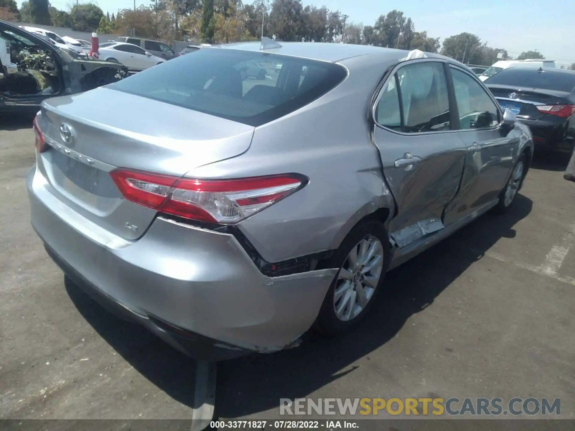 4 Photograph of a damaged car 4T1B11HKXKU839338 TOYOTA CAMRY 2019