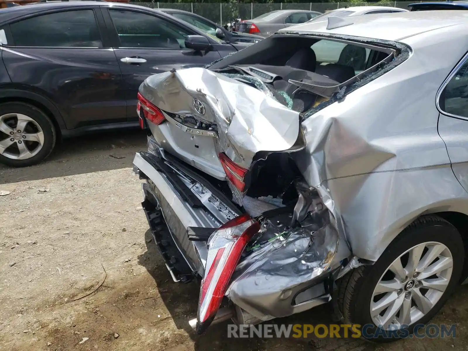 9 Photograph of a damaged car 4T1B11HKXKU839713 TOYOTA CAMRY 2019