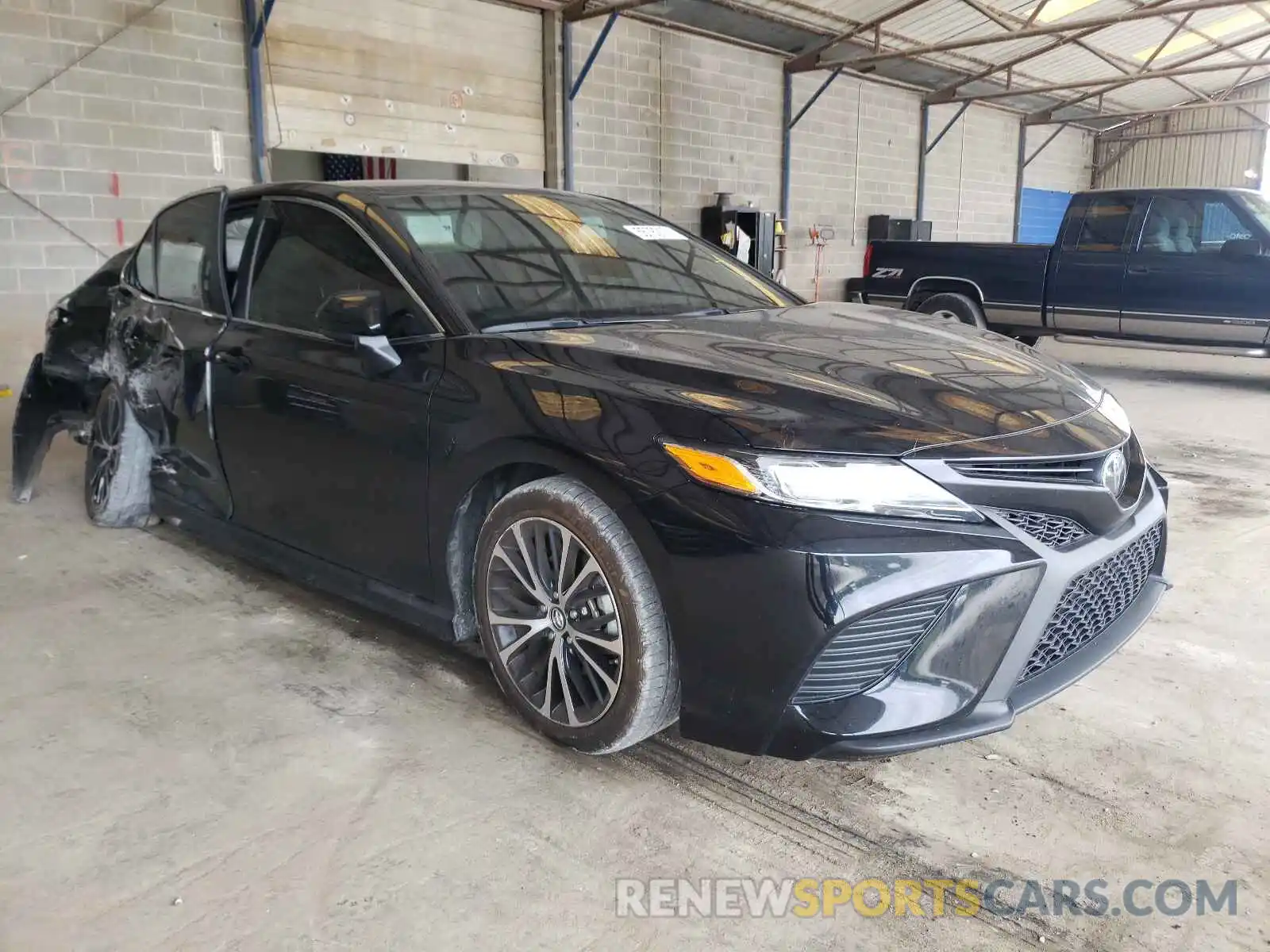 1 Photograph of a damaged car 4T1B11HKXKU839842 TOYOTA CAMRY 2019