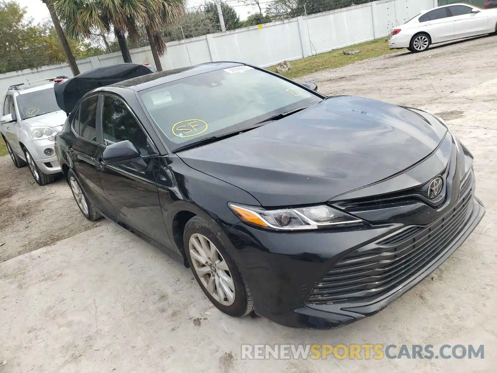 1 Photograph of a damaged car 4T1B11HKXKU846838 TOYOTA CAMRY 2019