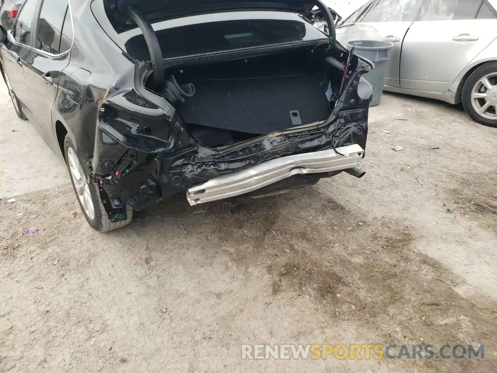 9 Photograph of a damaged car 4T1B11HKXKU846838 TOYOTA CAMRY 2019