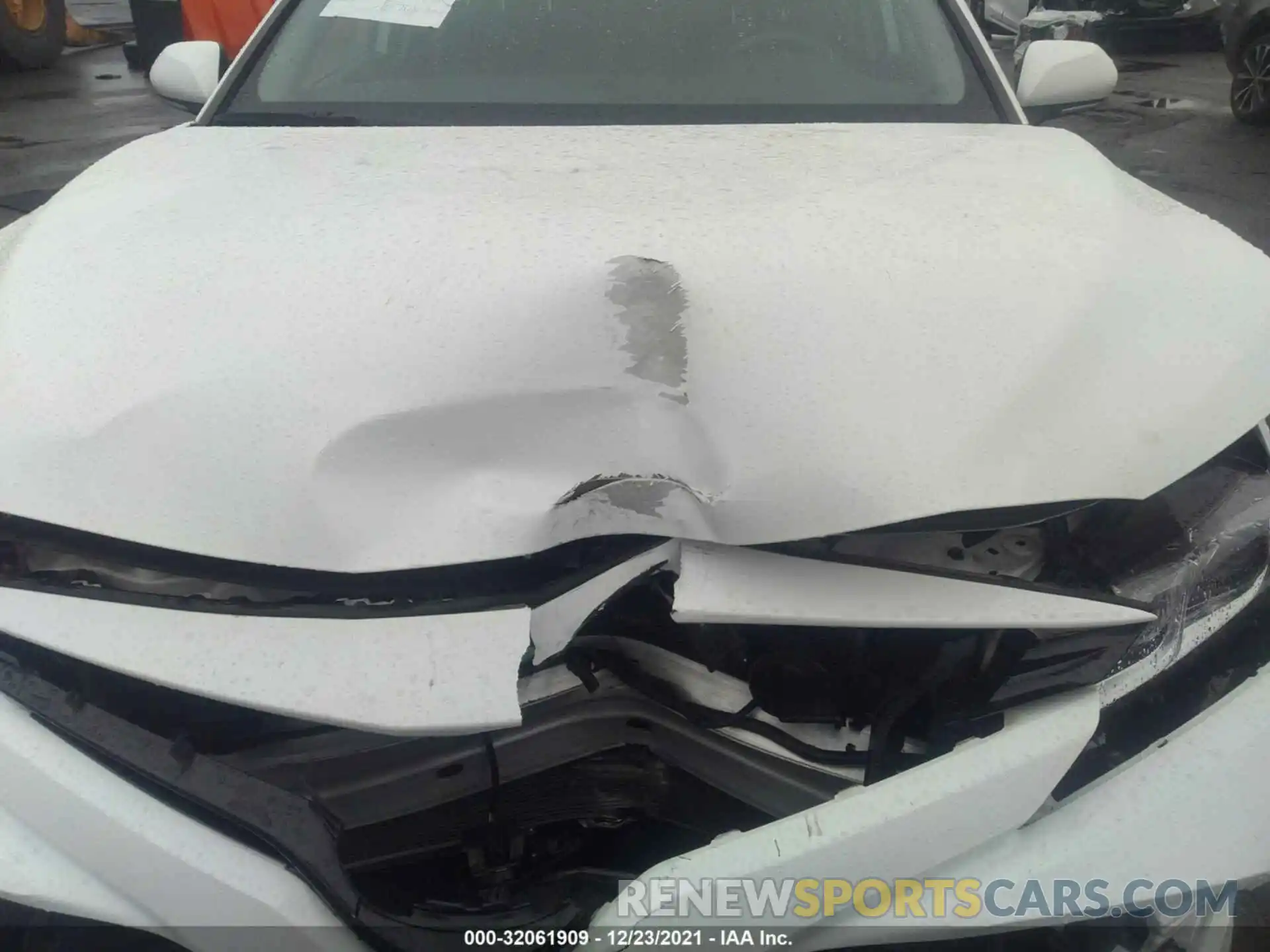 10 Photograph of a damaged car 4T1B11HKXKU848315 TOYOTA CAMRY 2019