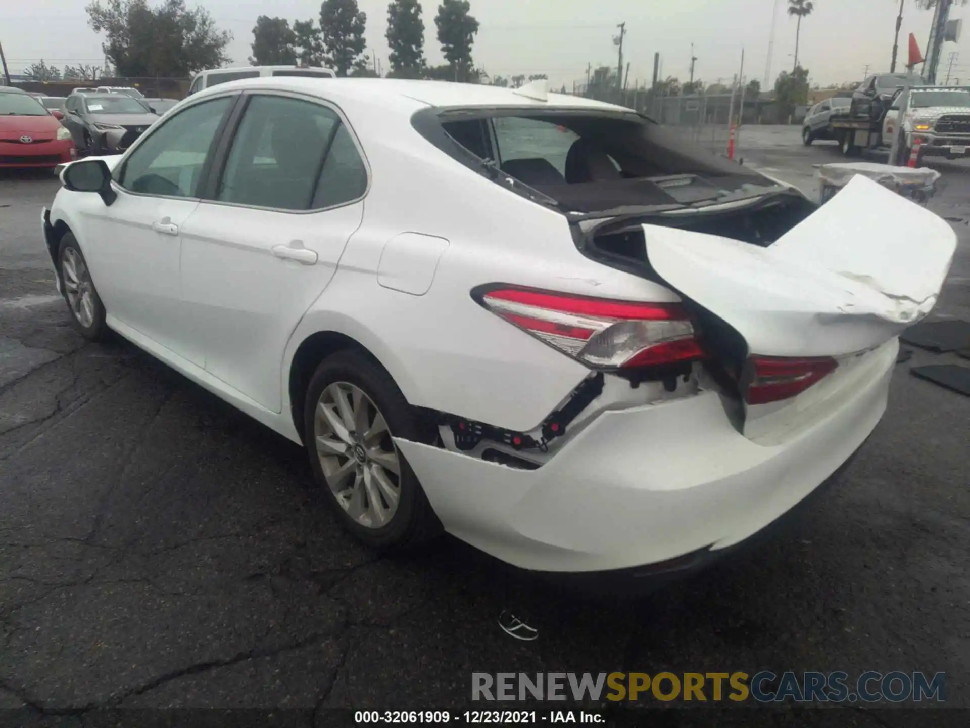 3 Photograph of a damaged car 4T1B11HKXKU848315 TOYOTA CAMRY 2019