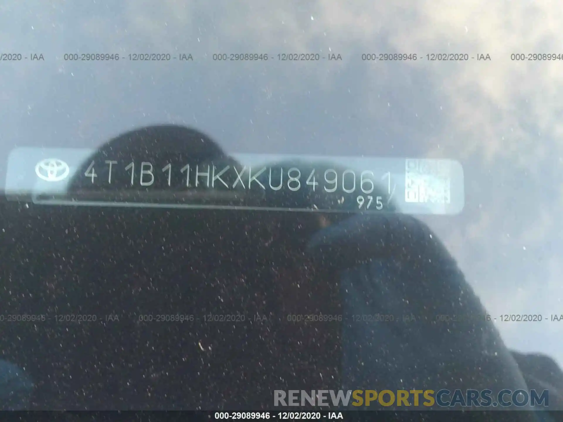 9 Photograph of a damaged car 4T1B11HKXKU849061 TOYOTA CAMRY 2019