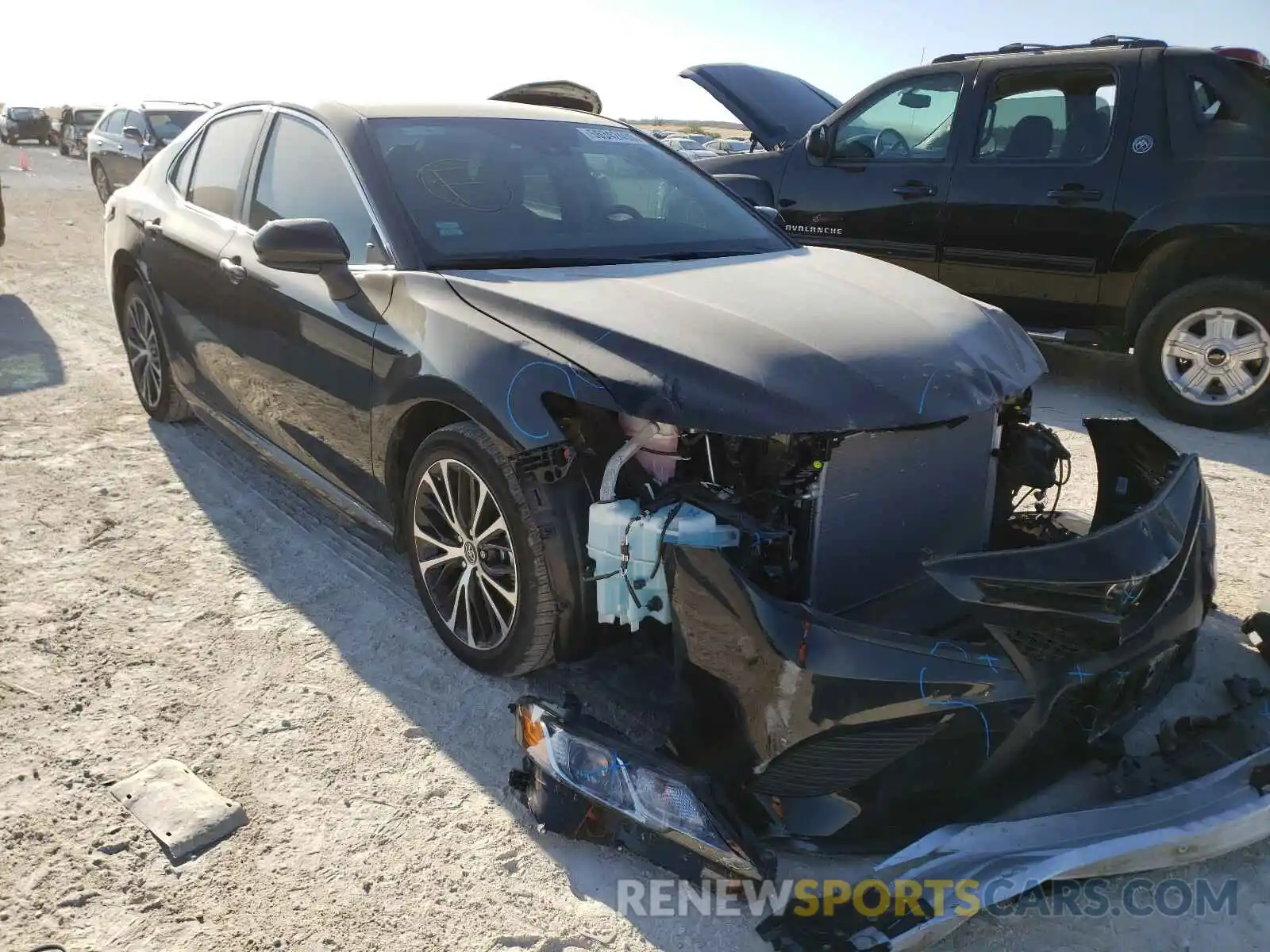 1 Photograph of a damaged car 4T1B11HKXKU850713 TOYOTA CAMRY 2019