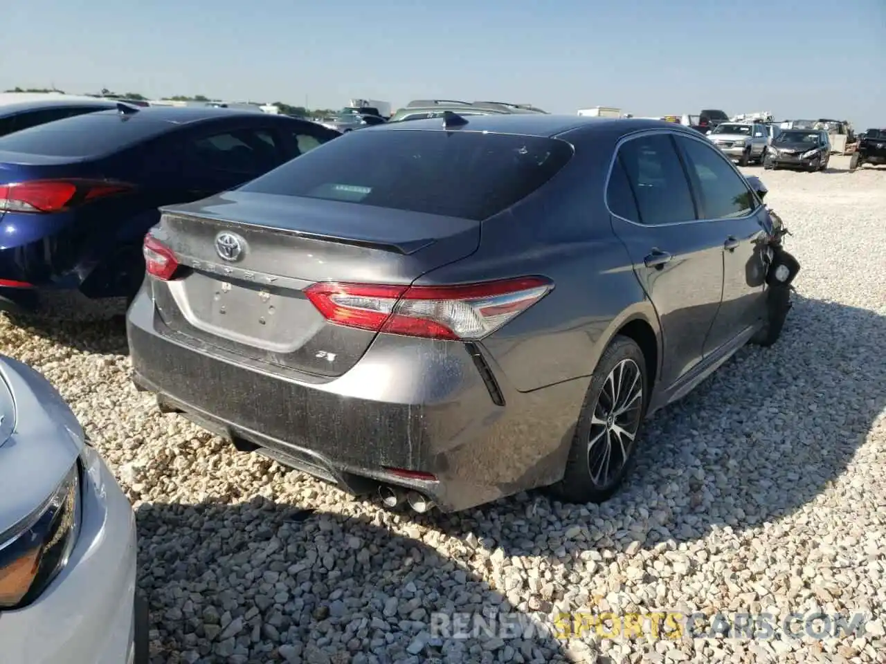 4 Photograph of a damaged car 4T1B11HKXKU850727 TOYOTA CAMRY 2019