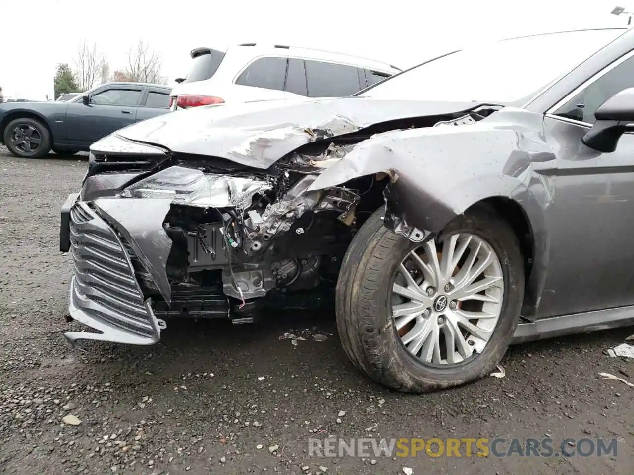 9 Photograph of a damaged car 4T1B11HKXKU852428 TOYOTA CAMRY 2019