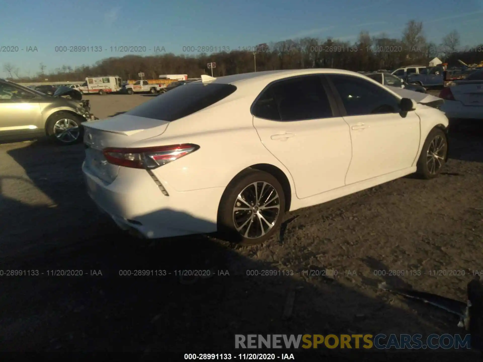 4 Photograph of a damaged car 4T1B11HKXKU853613 TOYOTA CAMRY 2019