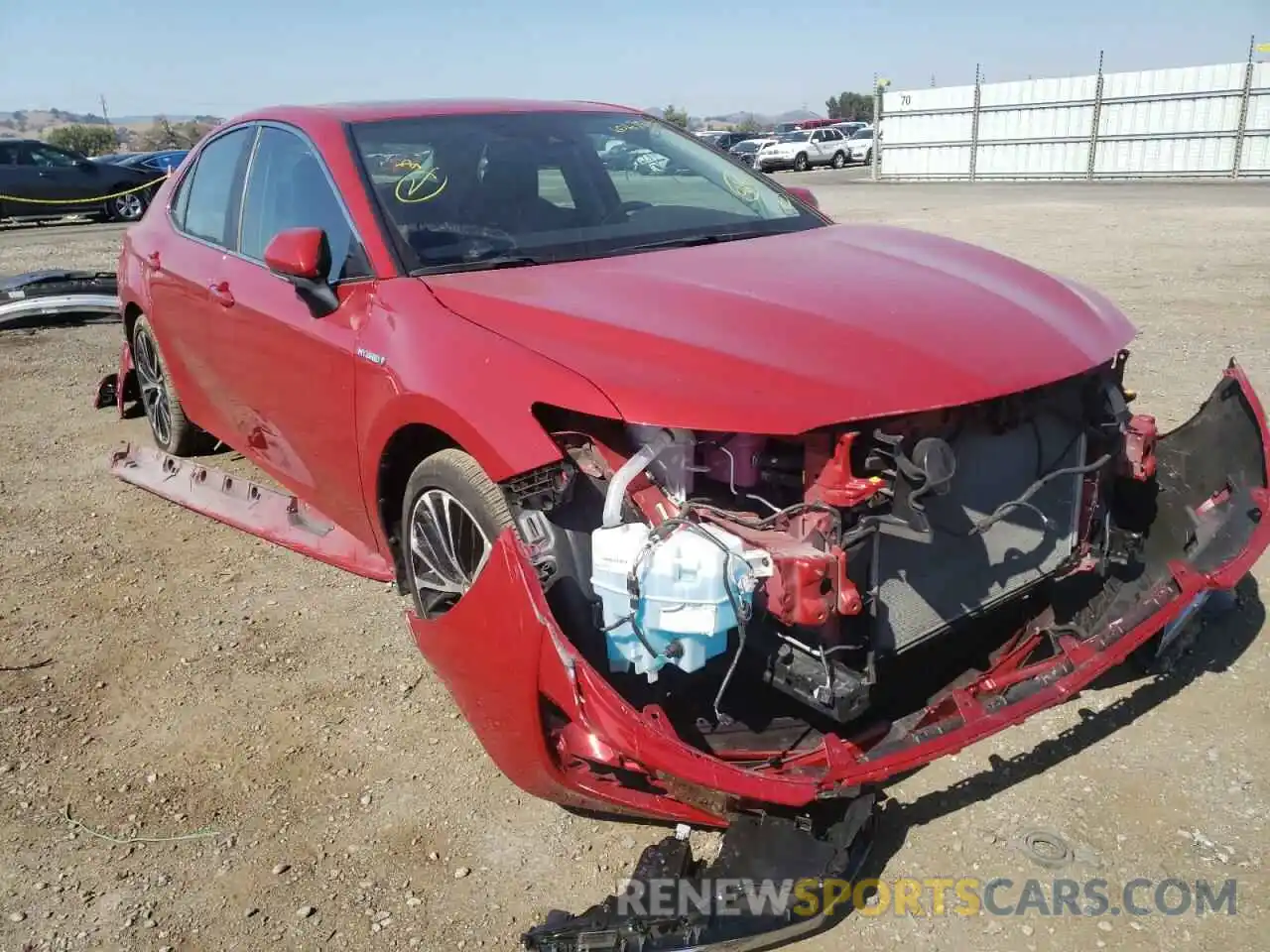 1 Photograph of a damaged car 4T1B21HK0KU010551 TOYOTA CAMRY 2019