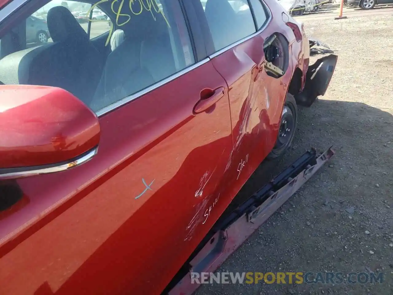 9 Photograph of a damaged car 4T1B21HK0KU010551 TOYOTA CAMRY 2019