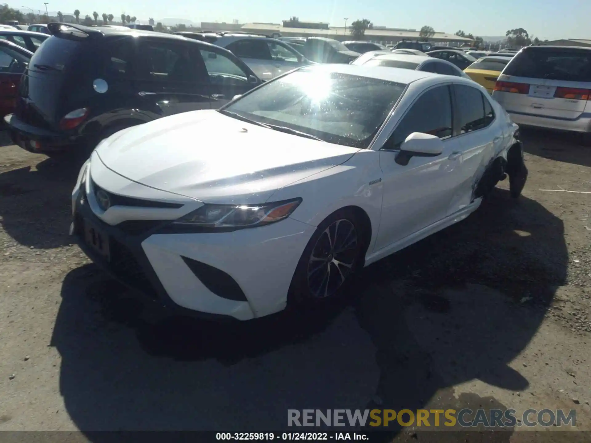 2 Photograph of a damaged car 4T1B21HK0KU010632 TOYOTA CAMRY 2019