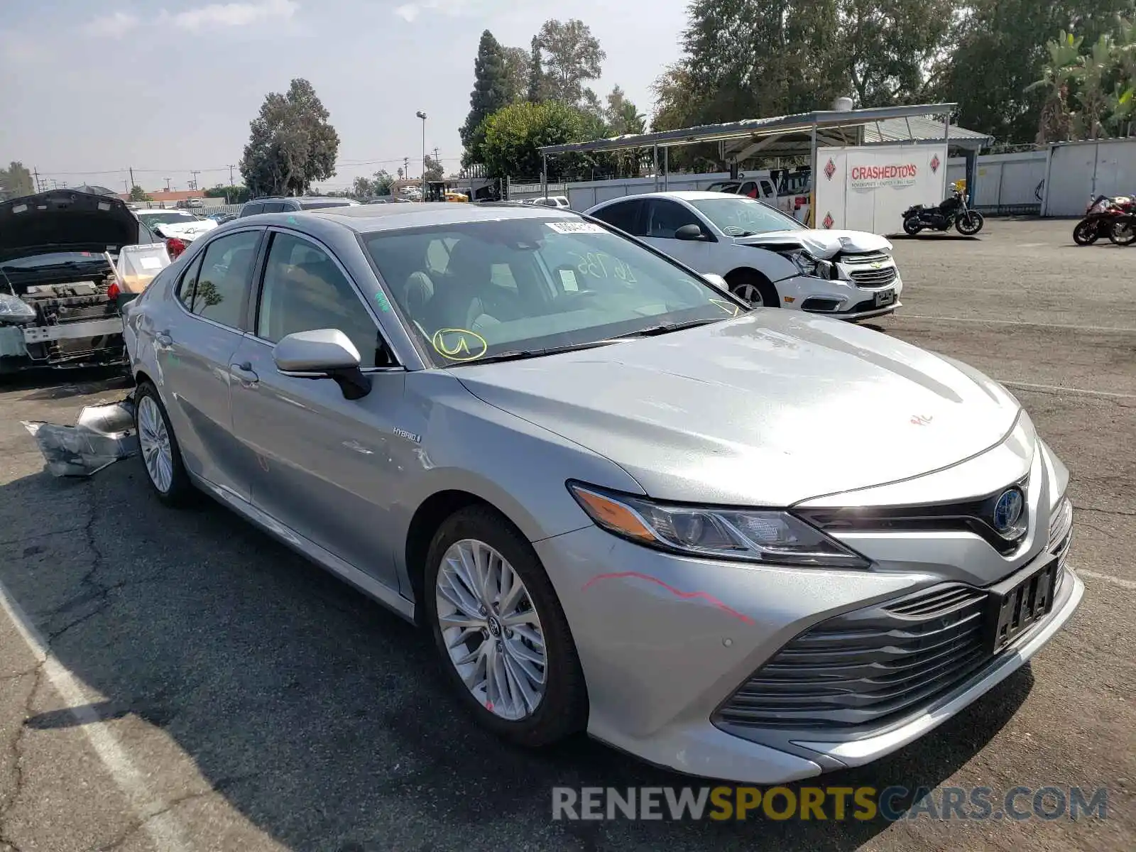 1 Photograph of a damaged car 4T1B21HK0KU010694 TOYOTA CAMRY 2019