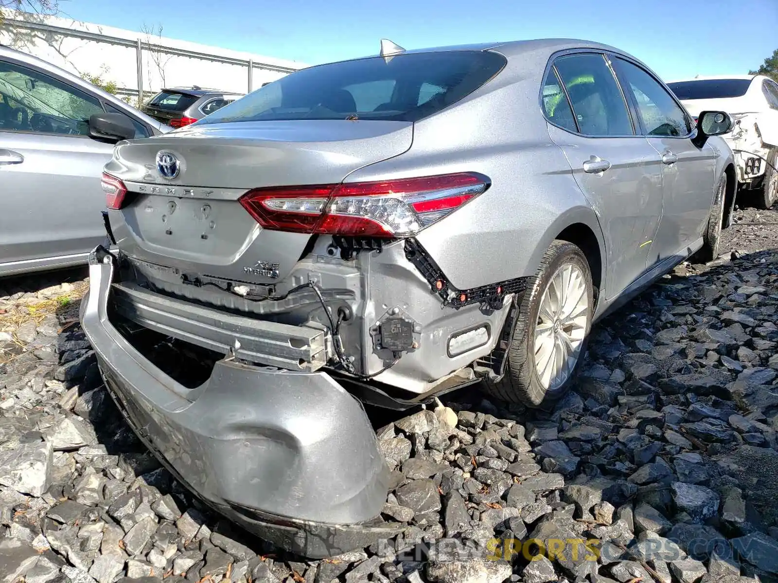 4 Фотография поврежденного автомобиля 4T1B21HK0KU010937 TOYOTA CAMRY 2019