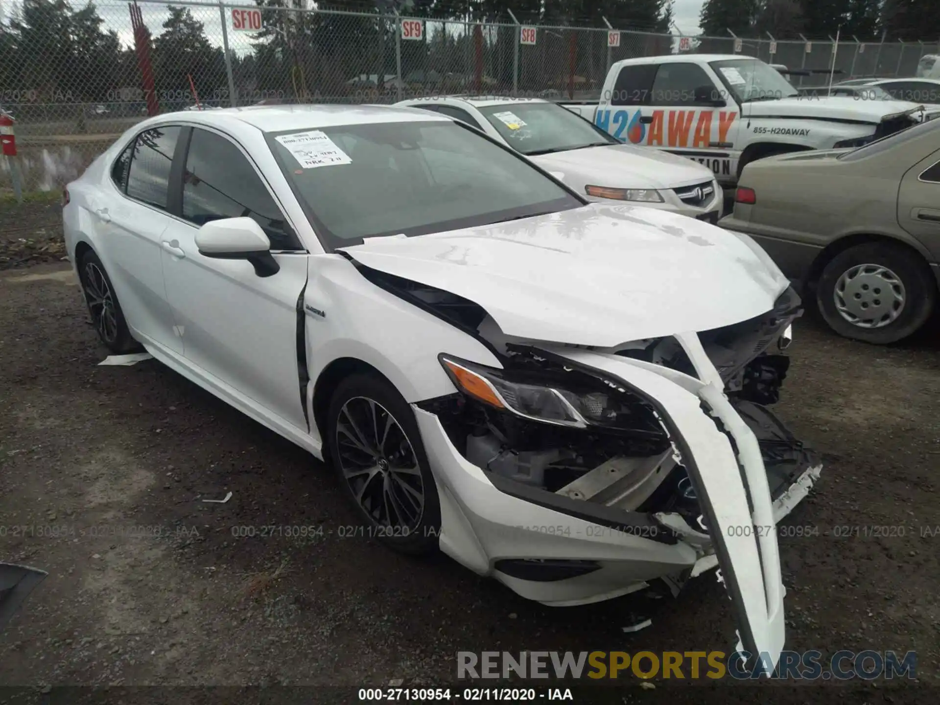 1 Photograph of a damaged car 4T1B21HK0KU012106 TOYOTA CAMRY 2019