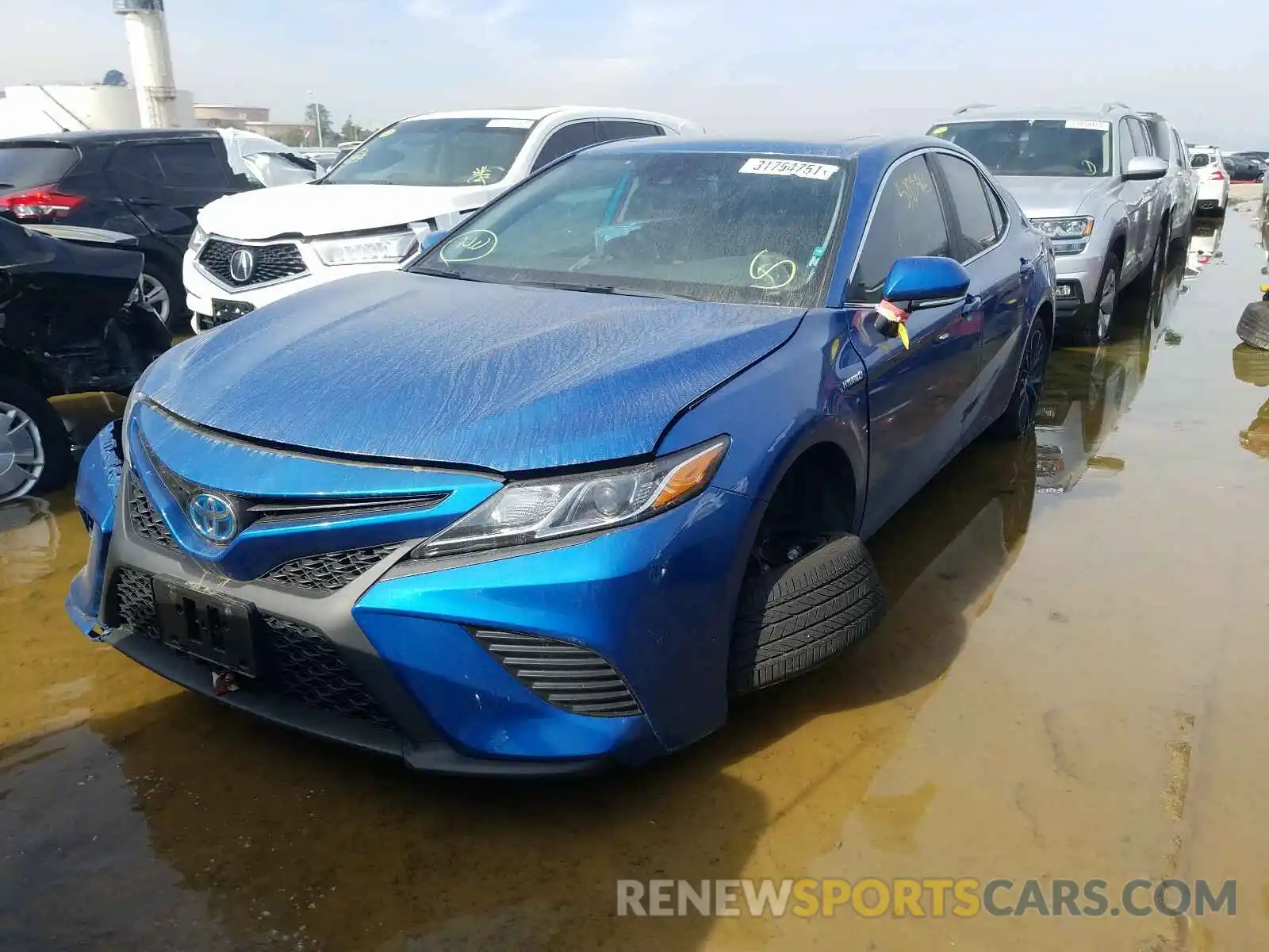 2 Фотография поврежденного автомобиля 4T1B21HK0KU012882 TOYOTA CAMRY 2019