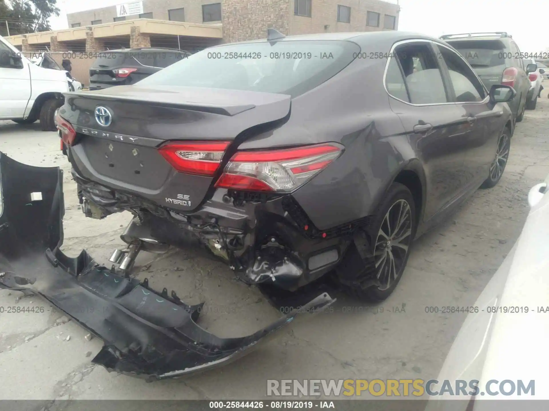 4 Фотография поврежденного автомобиля 4T1B21HK0KU013854 TOYOTA CAMRY 2019