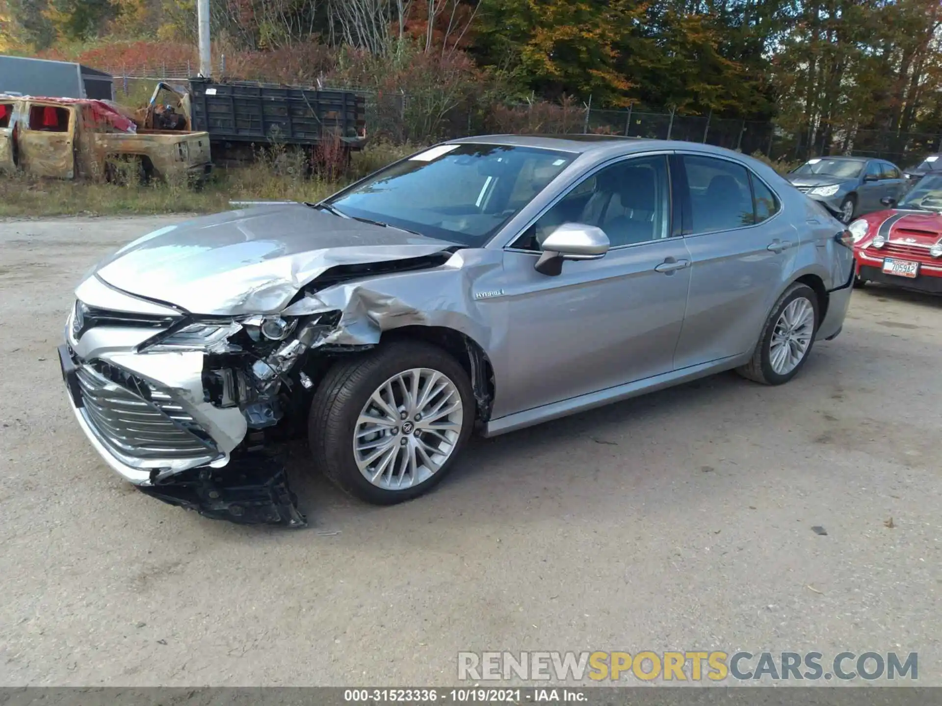 2 Photograph of a damaged car 4T1B21HK0KU510967 TOYOTA CAMRY 2019