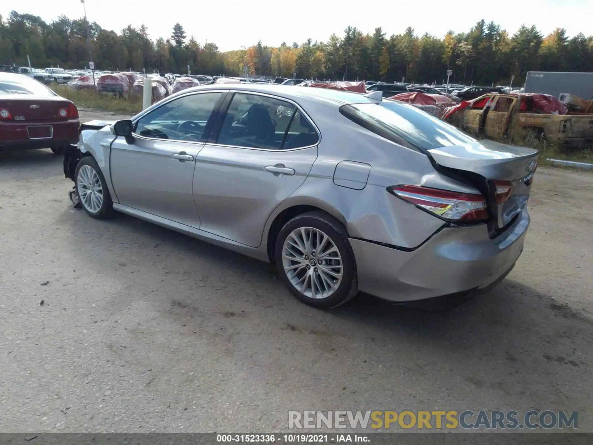 3 Photograph of a damaged car 4T1B21HK0KU510967 TOYOTA CAMRY 2019