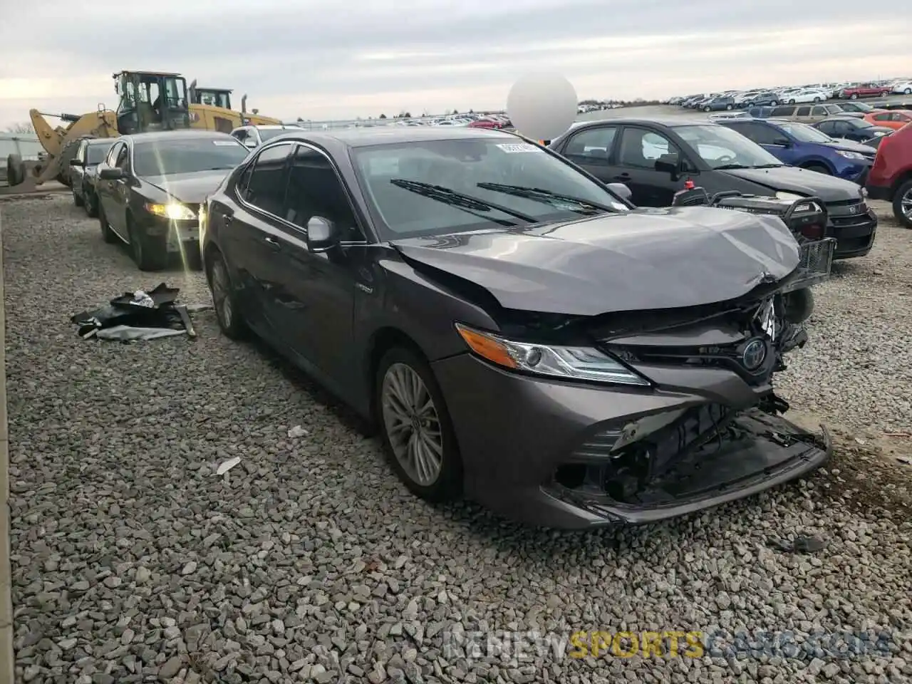 1 Photograph of a damaged car 4T1B21HK0KU511102 TOYOTA CAMRY 2019