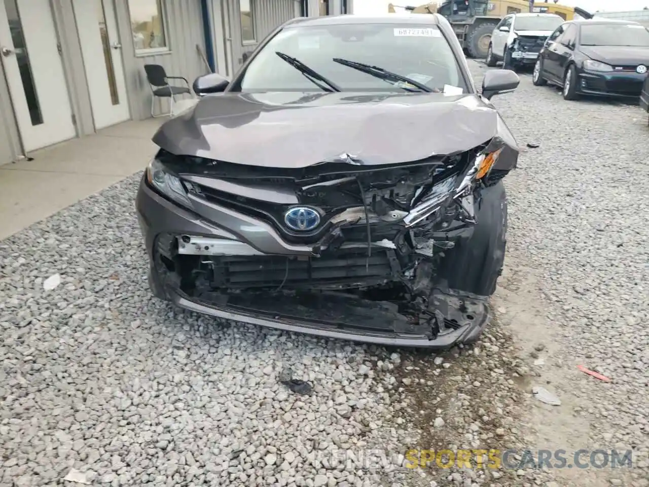 9 Photograph of a damaged car 4T1B21HK0KU511102 TOYOTA CAMRY 2019