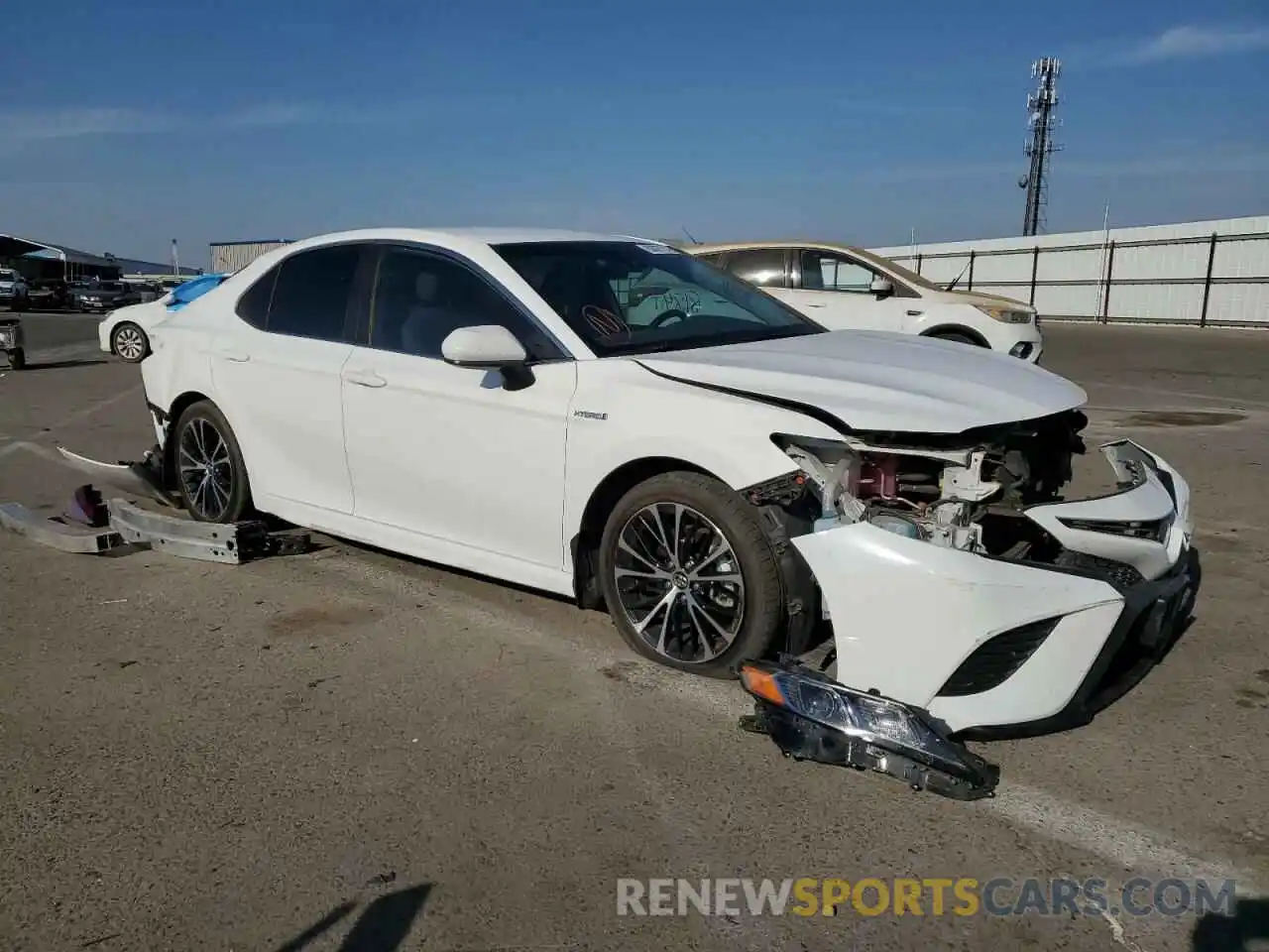 1 Photograph of a damaged car 4T1B21HK0KU511973 TOYOTA CAMRY 2019