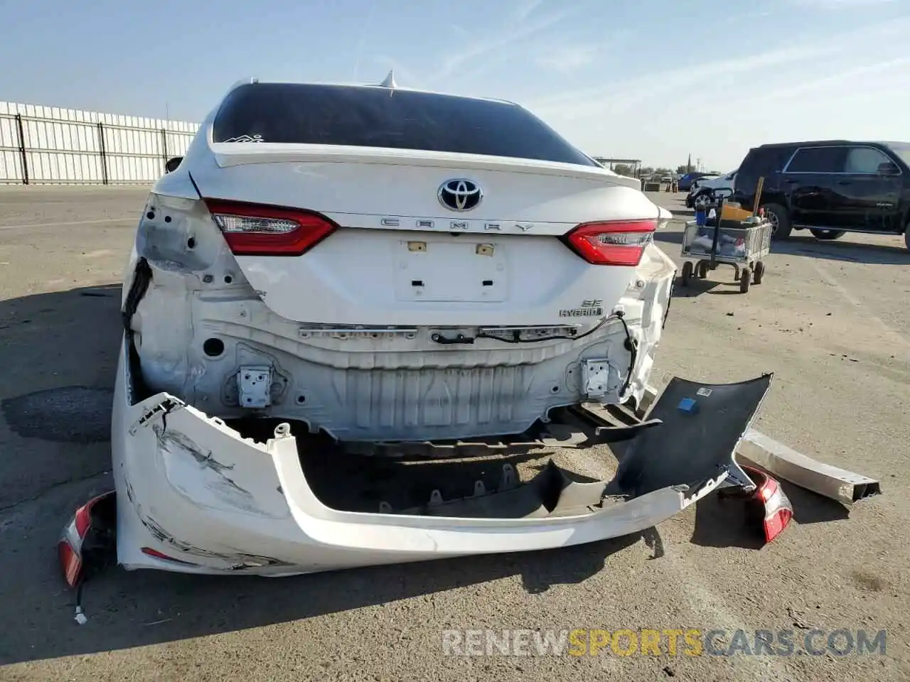 9 Photograph of a damaged car 4T1B21HK0KU511973 TOYOTA CAMRY 2019