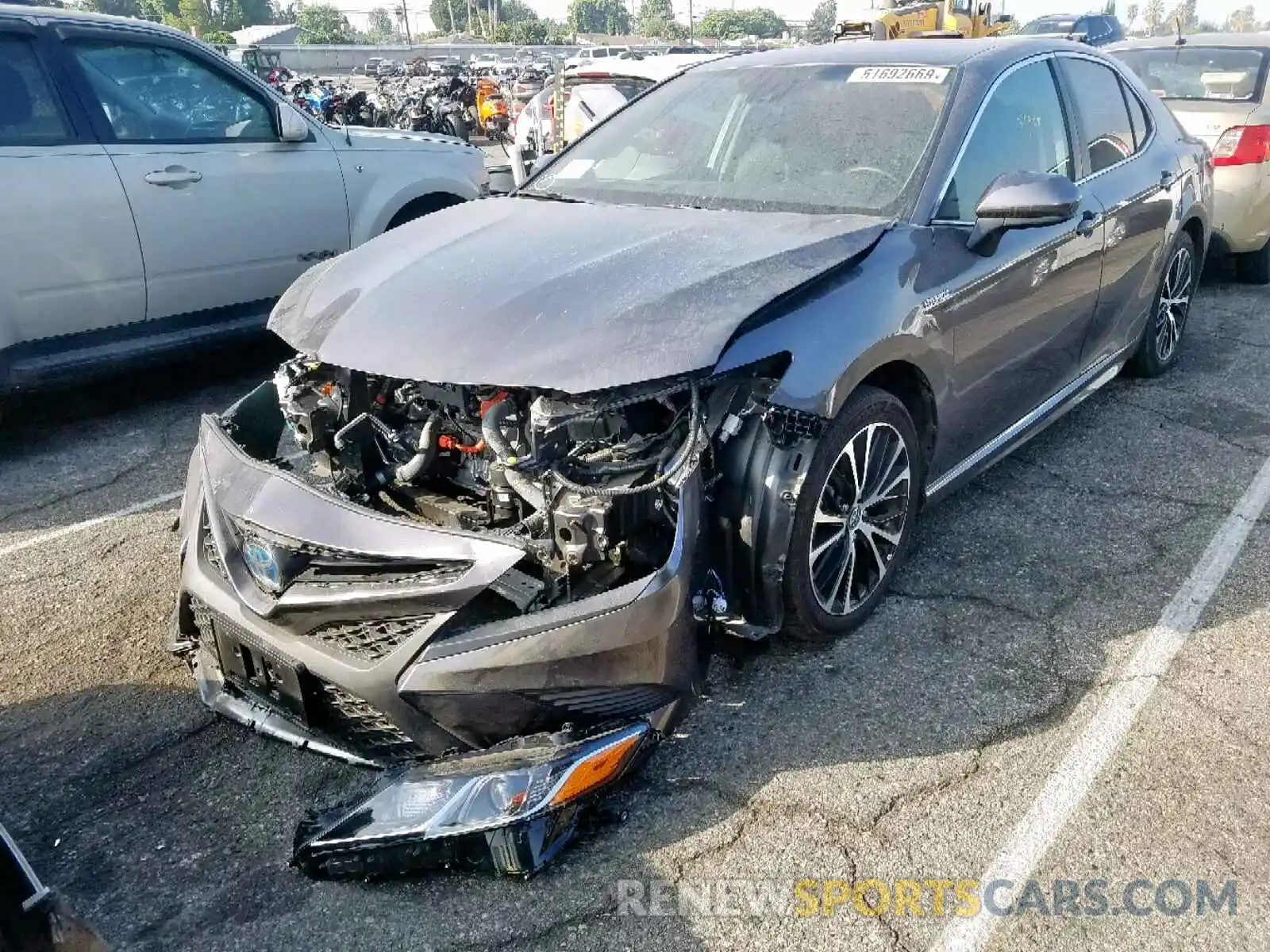 2 Photograph of a damaged car 4T1B21HK0KU512301 TOYOTA CAMRY 2019