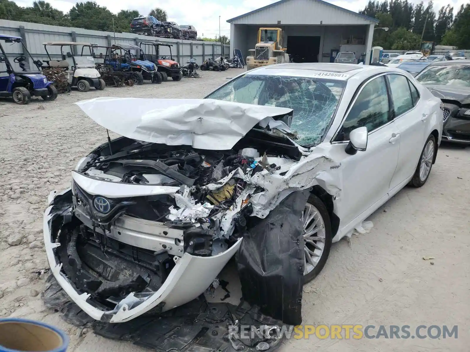 2 Фотография поврежденного автомобиля 4T1B21HK0KU514081 TOYOTA CAMRY 2019