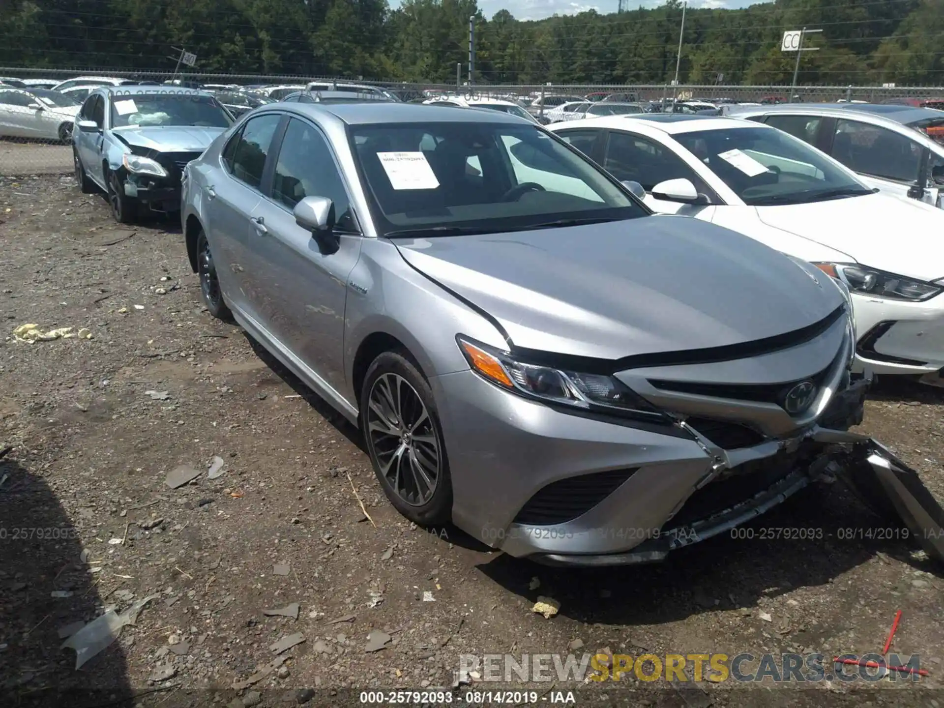 1 Photograph of a damaged car 4T1B21HK0KU514758 TOYOTA CAMRY 2019