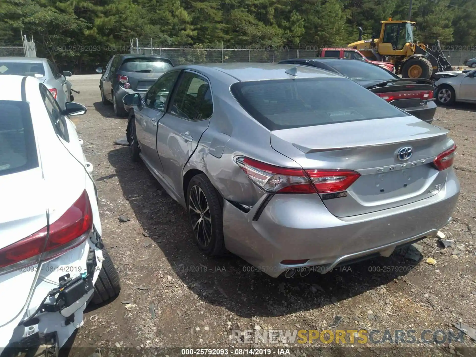 3 Photograph of a damaged car 4T1B21HK0KU514758 TOYOTA CAMRY 2019