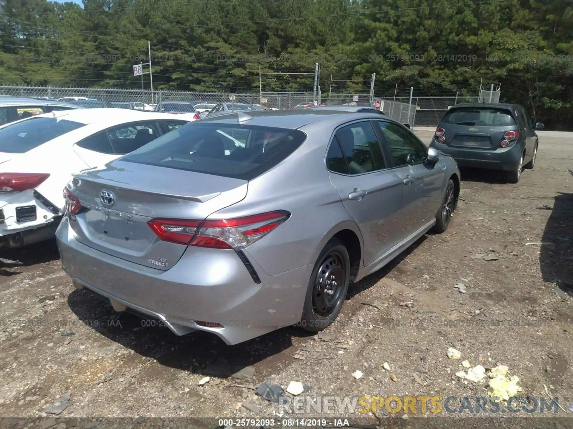 4 Photograph of a damaged car 4T1B21HK0KU514758 TOYOTA CAMRY 2019