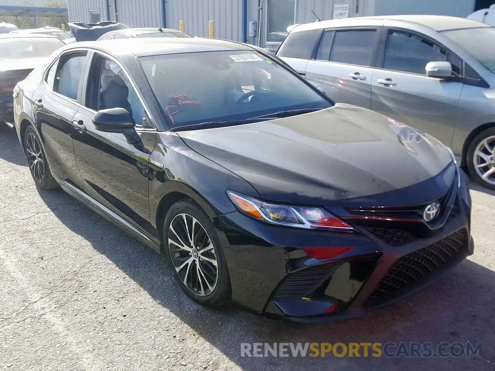 1 Photograph of a damaged car 4T1B21HK0KU515201 TOYOTA CAMRY 2019