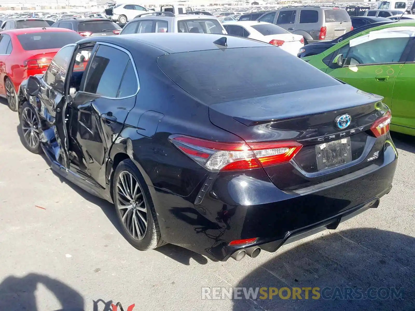 3 Photograph of a damaged car 4T1B21HK0KU515201 TOYOTA CAMRY 2019