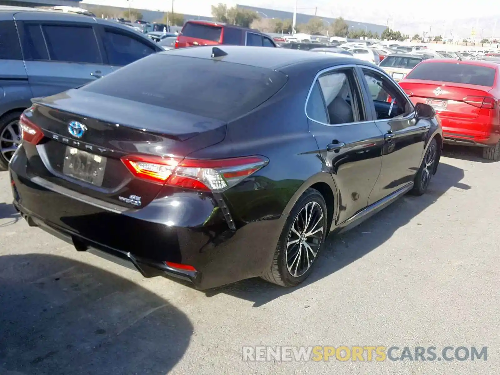 4 Photograph of a damaged car 4T1B21HK0KU515201 TOYOTA CAMRY 2019