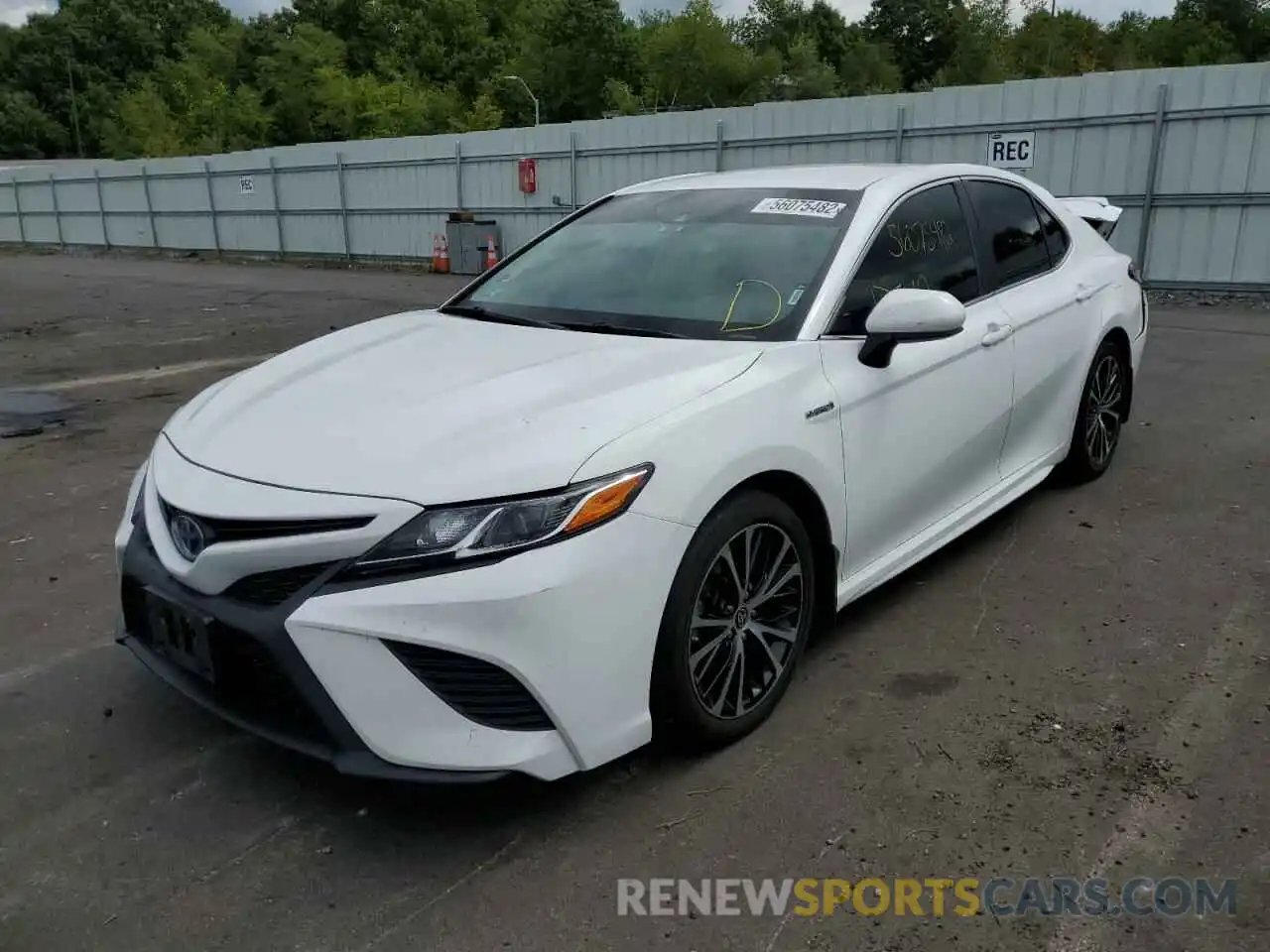 2 Photograph of a damaged car 4T1B21HK0KU515439 TOYOTA CAMRY 2019