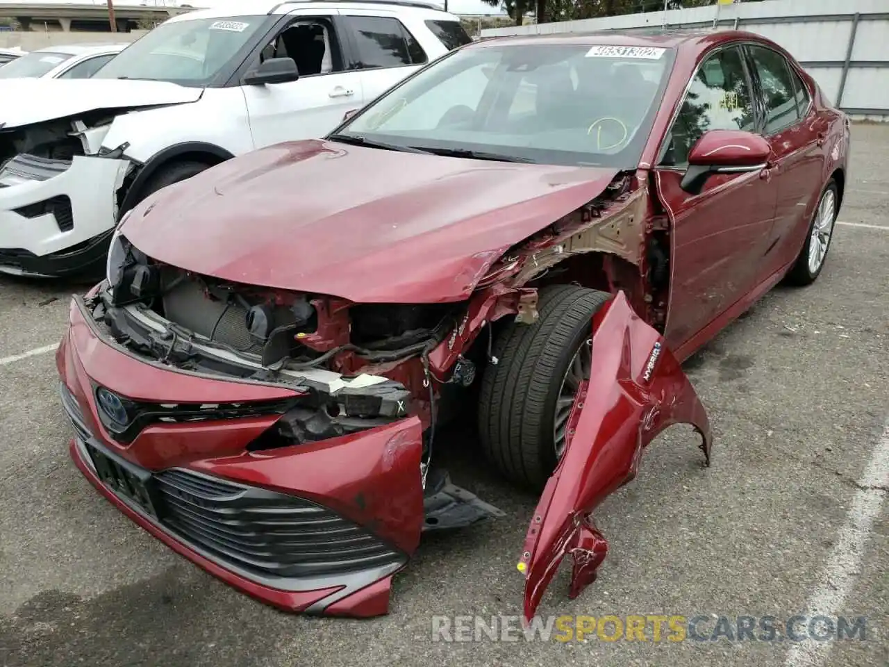 2 Photograph of a damaged car 4T1B21HK0KU516199 TOYOTA CAMRY 2019