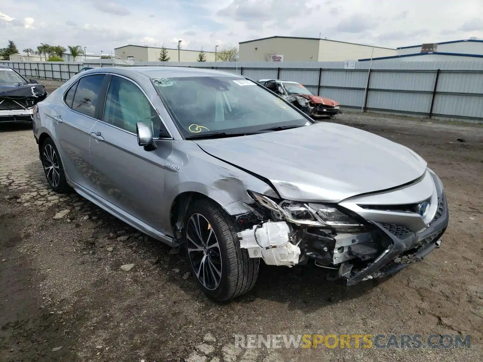 1 Photograph of a damaged car 4T1B21HK0KU518129 TOYOTA CAMRY 2019