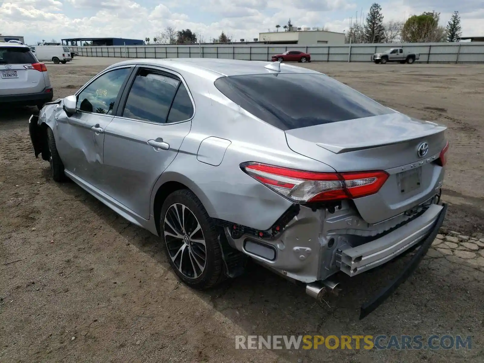 3 Photograph of a damaged car 4T1B21HK0KU518129 TOYOTA CAMRY 2019