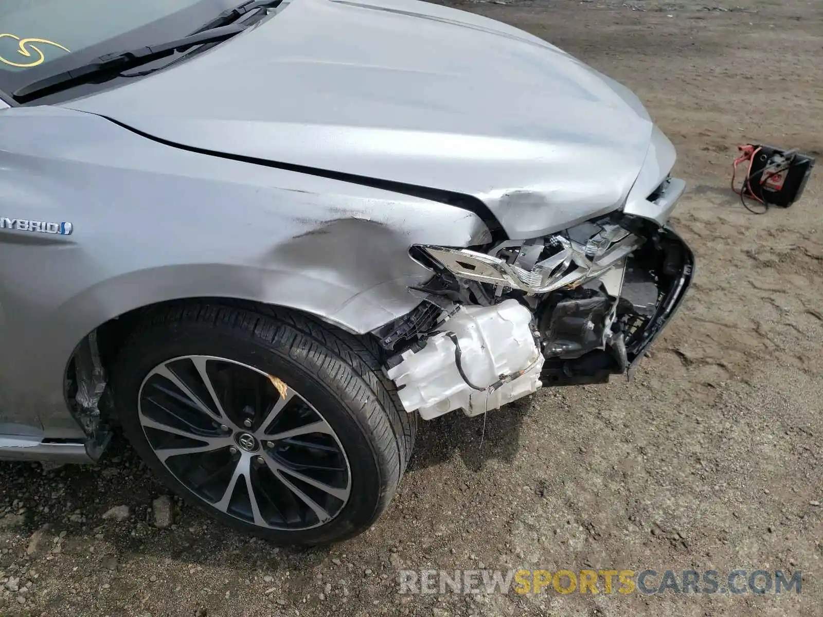 9 Photograph of a damaged car 4T1B21HK0KU518129 TOYOTA CAMRY 2019