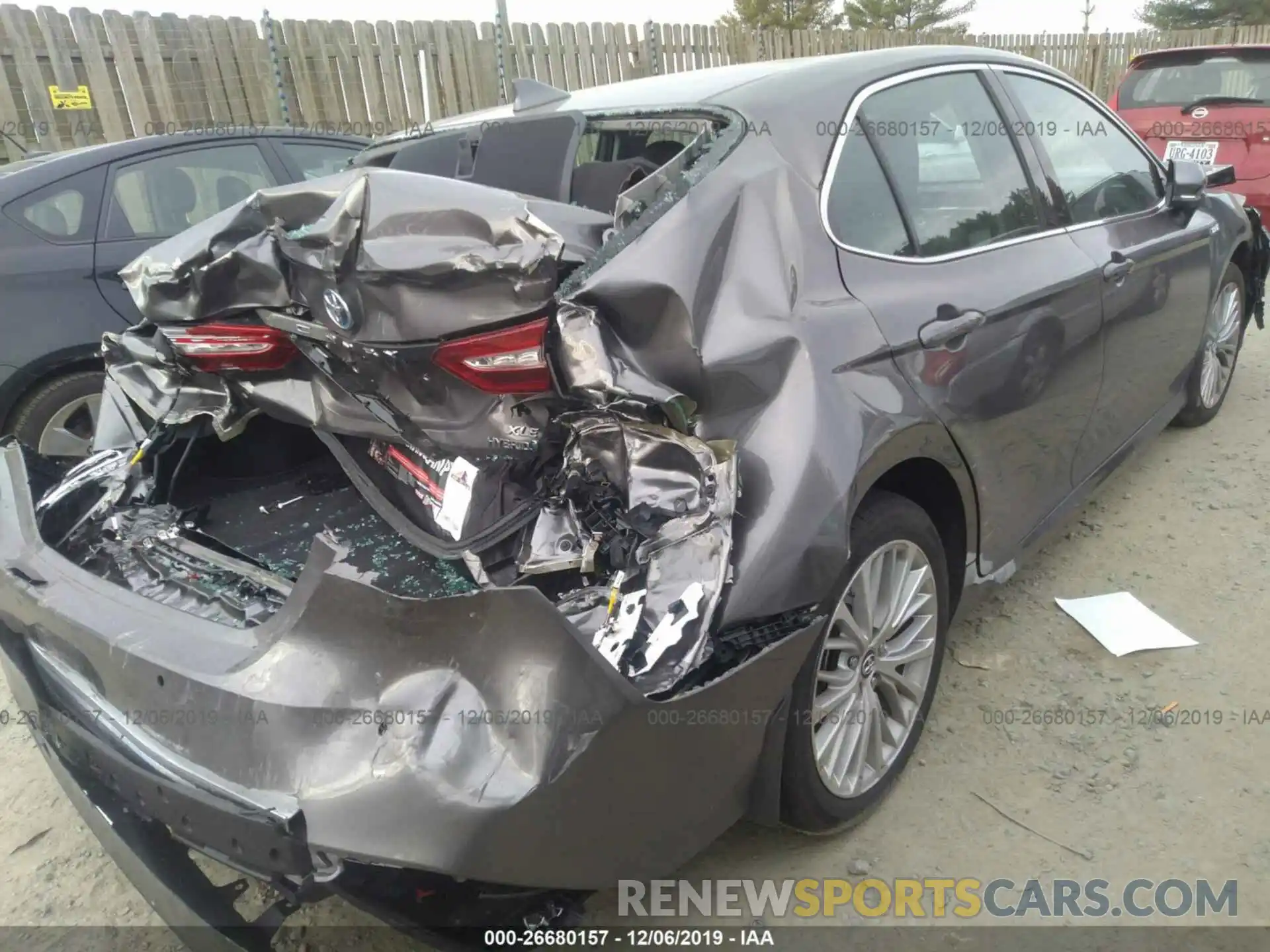 4 Photograph of a damaged car 4T1B21HK0KU519779 TOYOTA CAMRY 2019