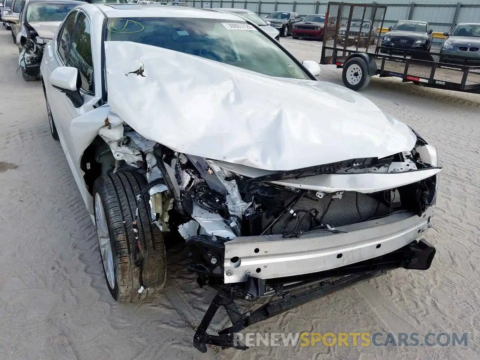 9 Photograph of a damaged car 4T1B21HK0KU520530 TOYOTA CAMRY 2019