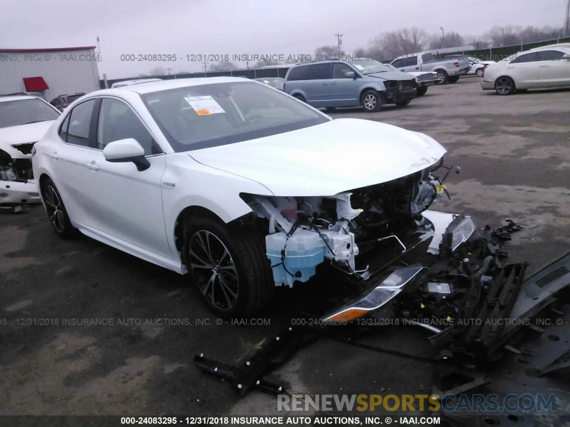 1 Photograph of a damaged car 4T1B21HK1KU011014 TOYOTA CAMRY 2019