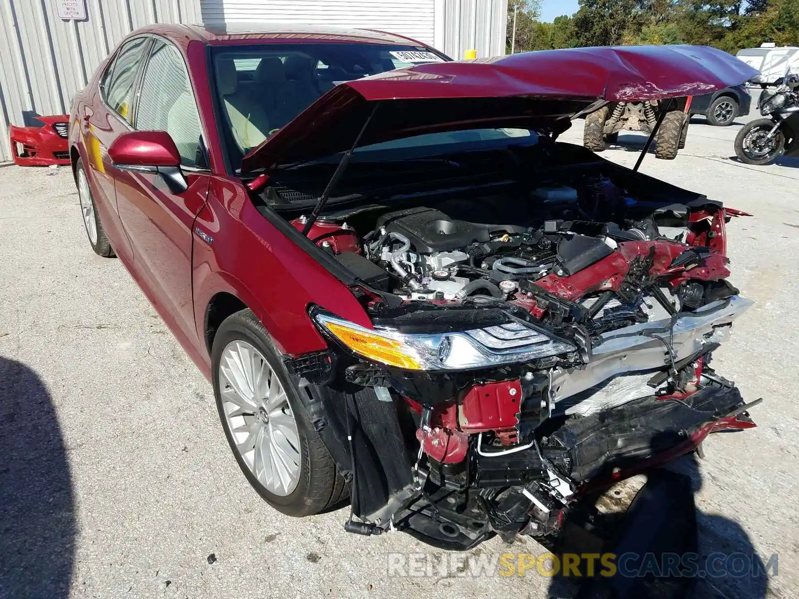 1 Photograph of a damaged car 4T1B21HK1KU013216 TOYOTA CAMRY 2019