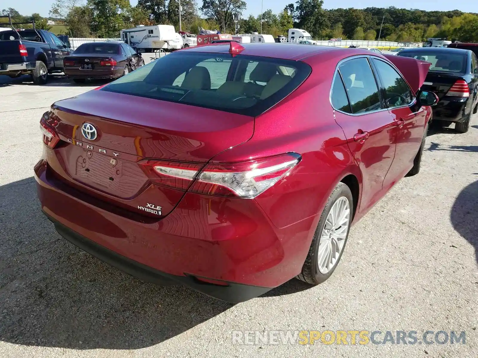 4 Photograph of a damaged car 4T1B21HK1KU013216 TOYOTA CAMRY 2019