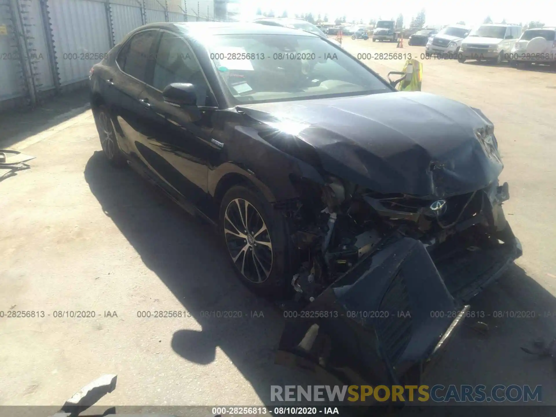 1 Photograph of a damaged car 4T1B21HK1KU013927 TOYOTA CAMRY 2019