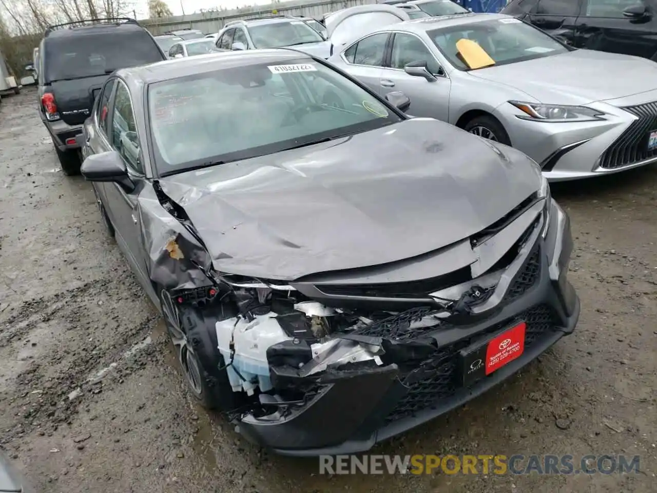 1 Photograph of a damaged car 4T1B21HK1KU014480 TOYOTA CAMRY 2019