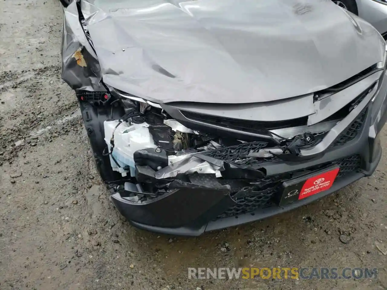 9 Photograph of a damaged car 4T1B21HK1KU014480 TOYOTA CAMRY 2019