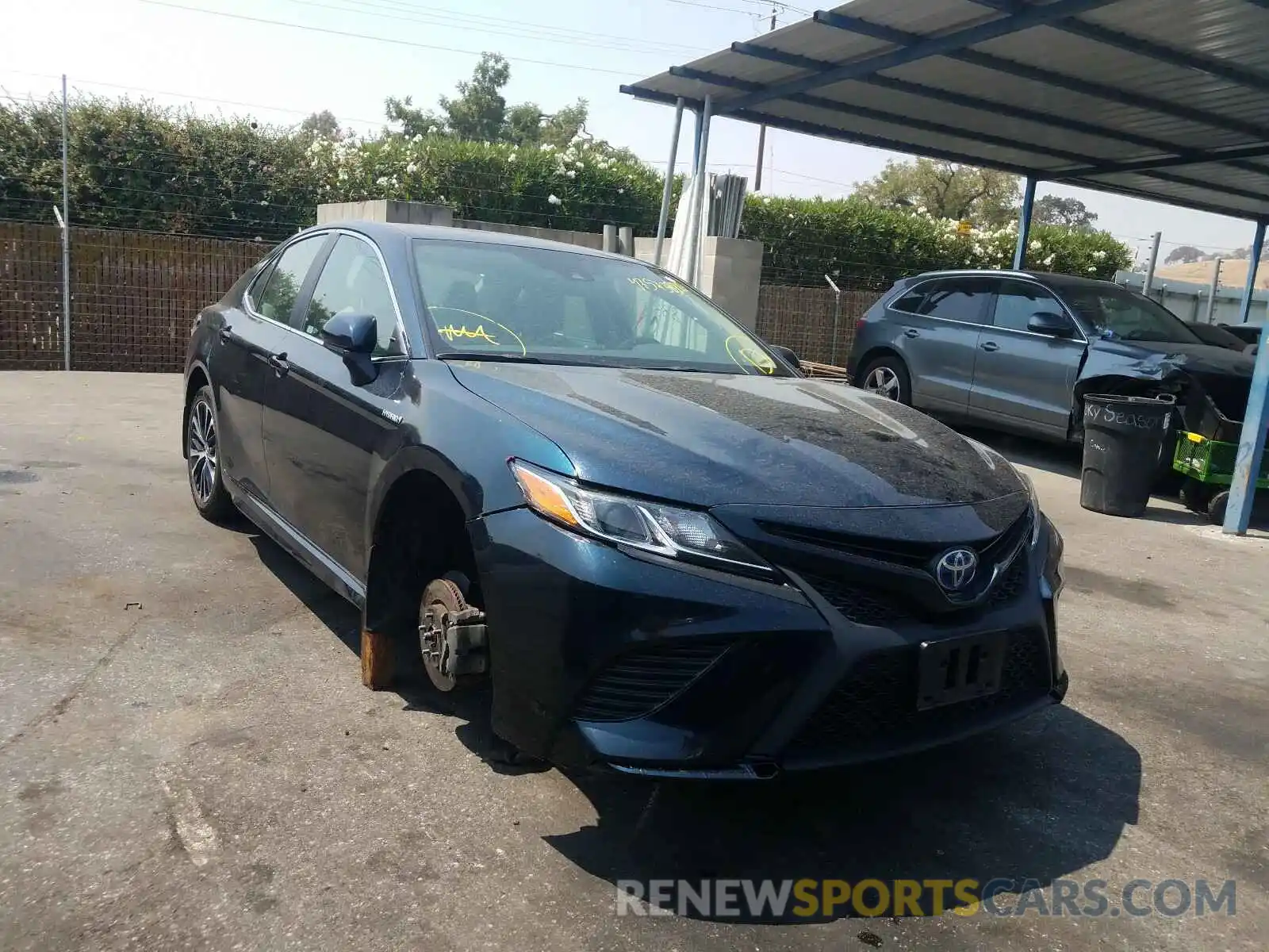 1 Photograph of a damaged car 4T1B21HK1KU512081 TOYOTA CAMRY 2019