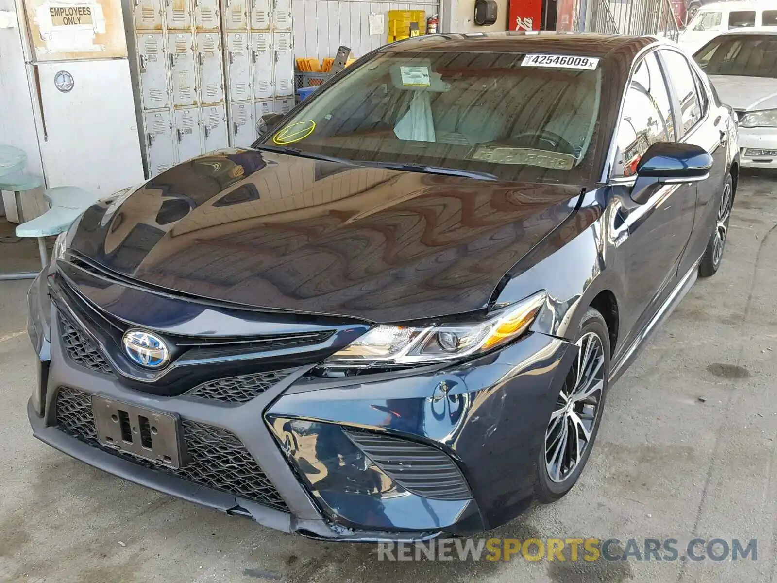 2 Photograph of a damaged car 4T1B21HK1KU512369 TOYOTA CAMRY 2019