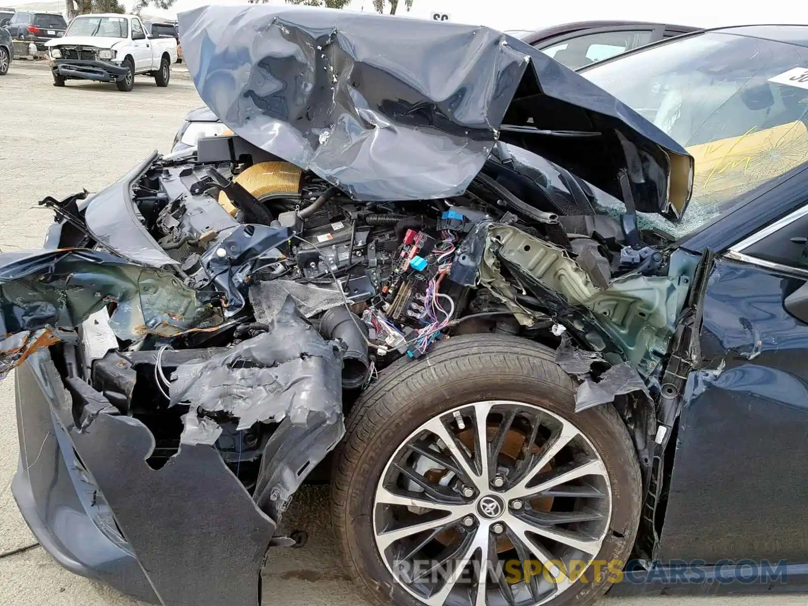 9 Photograph of a damaged car 4T1B21HK1KU512596 TOYOTA CAMRY 2019